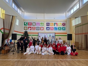 Новогодний спектакль "Новогоднее приключение Маши и Вити"