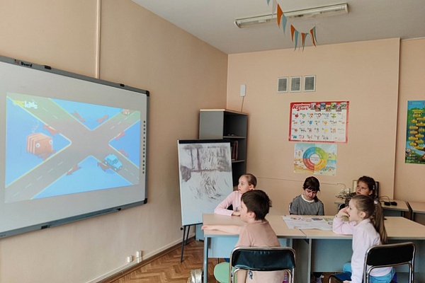 ПРАВИЛА ПОВЕДЕНИЯ БЕЗОПАСНОСТИ НА ДОРОГАХ, НА УЛИЦЕ И  В ТРАНСПОРТЕ НА АНГЛИЙСКОМ ЯЗЫКЕ