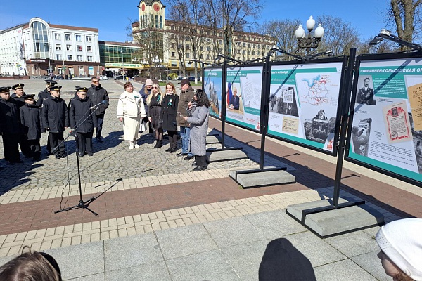 Открытие выставки на Площади Победы