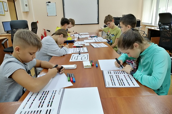 Педагог по "Архитектуре и дизайну" Андрей Анатольевич Морозов рассказывает о своих занятиях